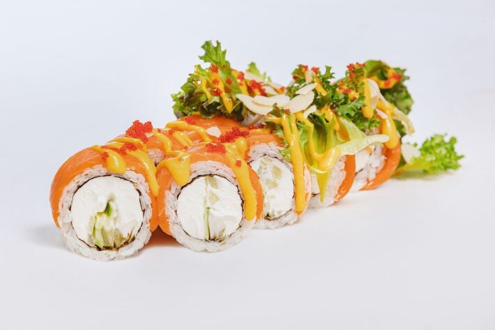 С лососем и микс салатом