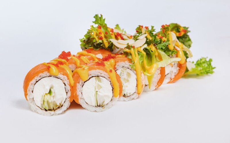 С лососем и микс салатом