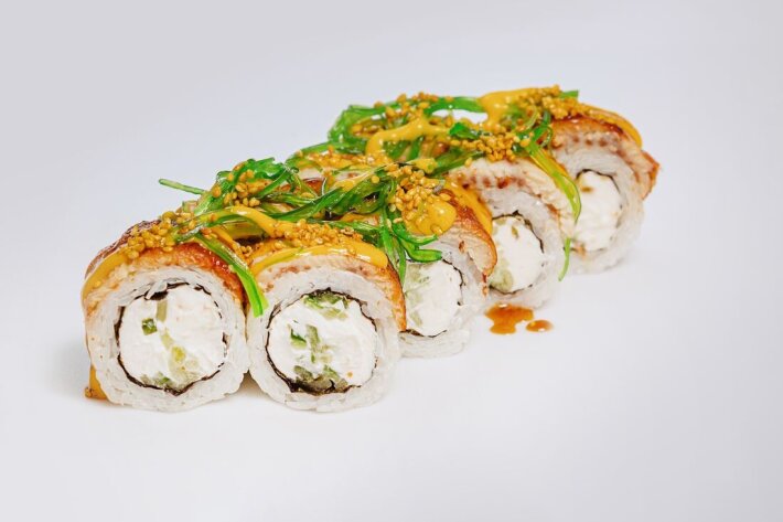 С угрем и манго соусом