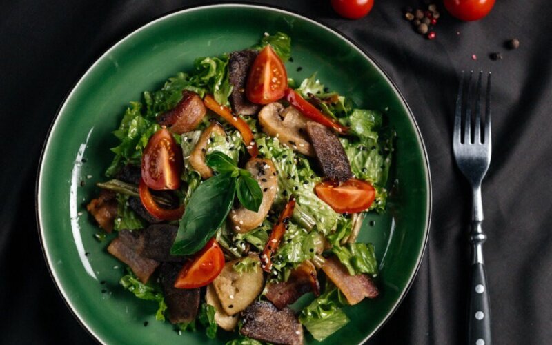 Тёплый салат с языком