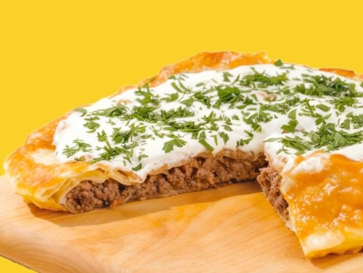 Чебурек-пирог с говядиной и свининой