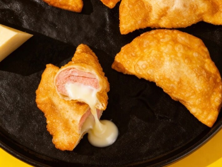 ЧебурекМи с ветчиной и сыром