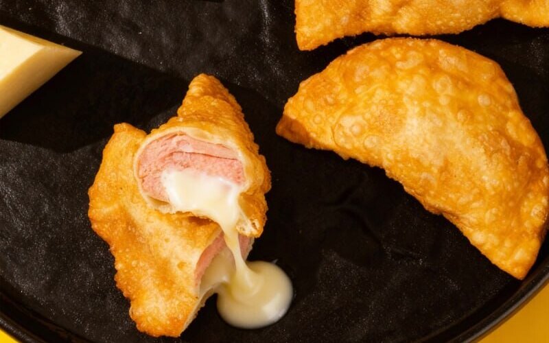 ЧебурекМи с ветчиной и сыром