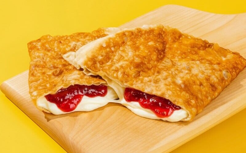 Чебурек-чизкейк с вишней