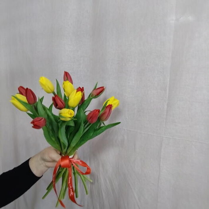 Букет из тюльпанов
