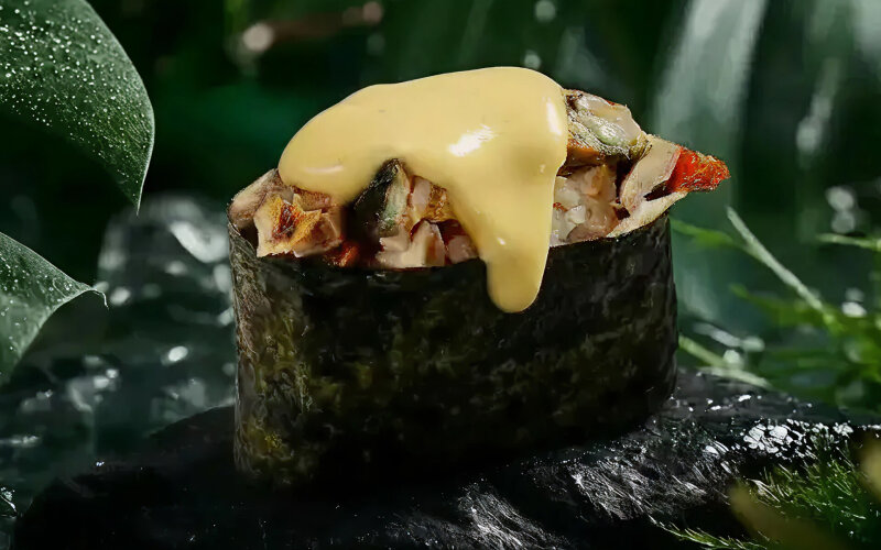 Гункан с угрём