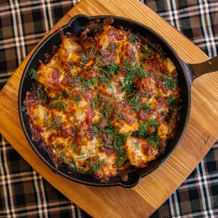 Омлет с ветчиной, сыром и зеленью