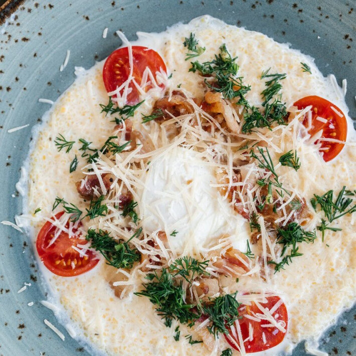 Кукурузная каша со сливками и сыром «Пармезан»