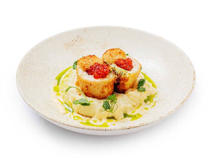 Рыбная котлета с пюре, икрой и соусом «Сливочный Тагермилк»