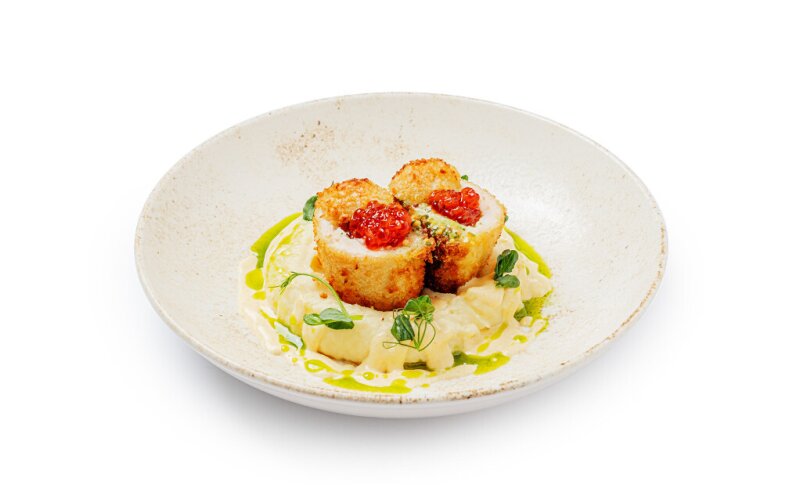 Рыбная котлета с пюре, икрой и соусом «Сливочный Тагермилк»