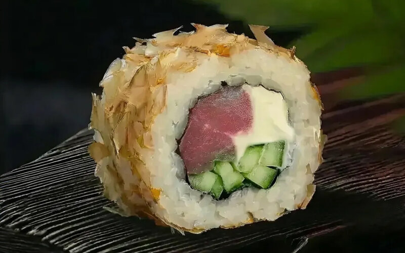 Ролл «Бонито с тунцом»