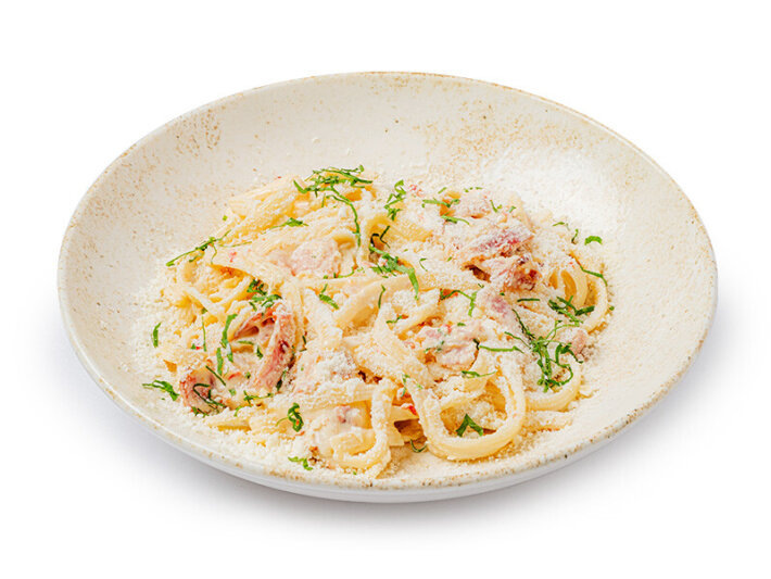 Паста с беконом и сливочным соусом