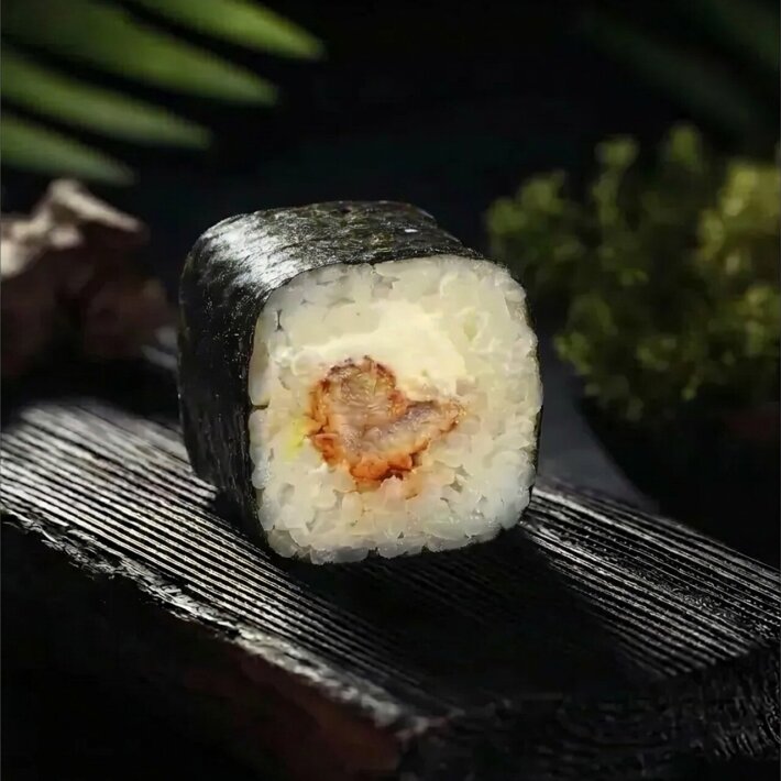 Ролл с угрём