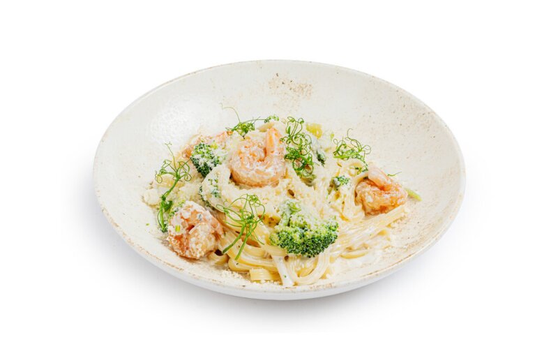 Паста с креветками, брокколи и сыром «Дор блю»