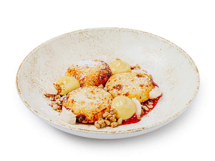 Сырники с творожно-манговым кремом и личи