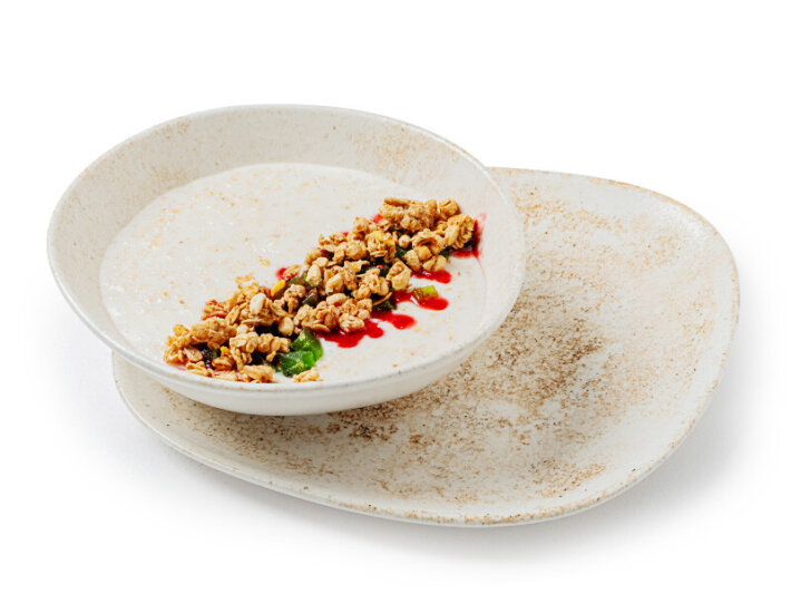 Овсяная каша с цукатами из киви