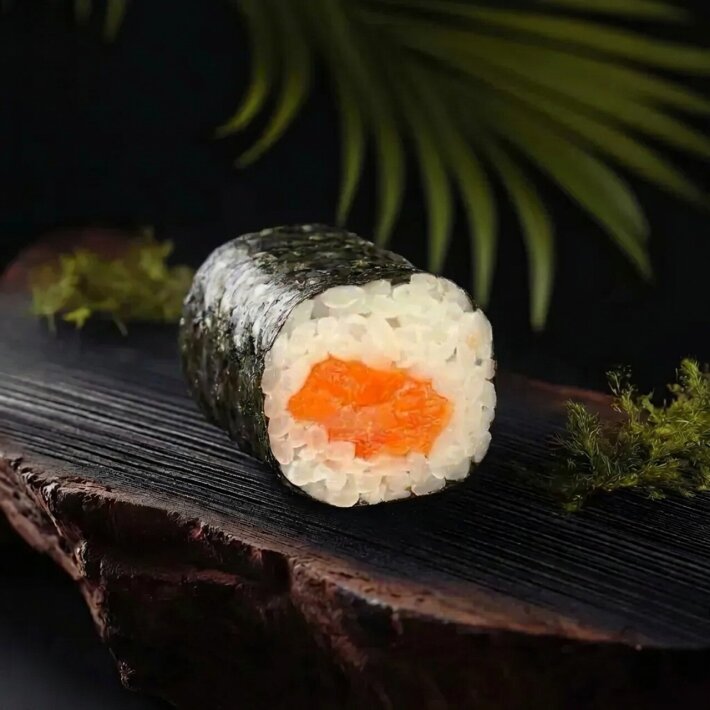 Ролл «Хосомаки с лососем»