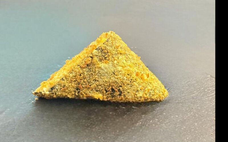 Онигири жаренный с тунцом 1 шт.