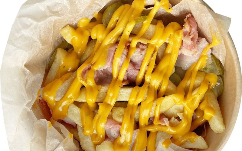 Ланч-бокс «Фри с беконом и огурчиком»