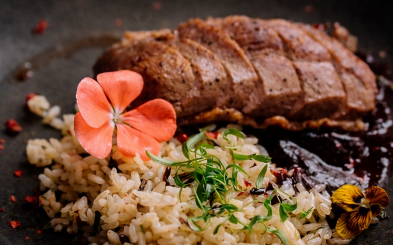 Филе утки с соусом из чернослива