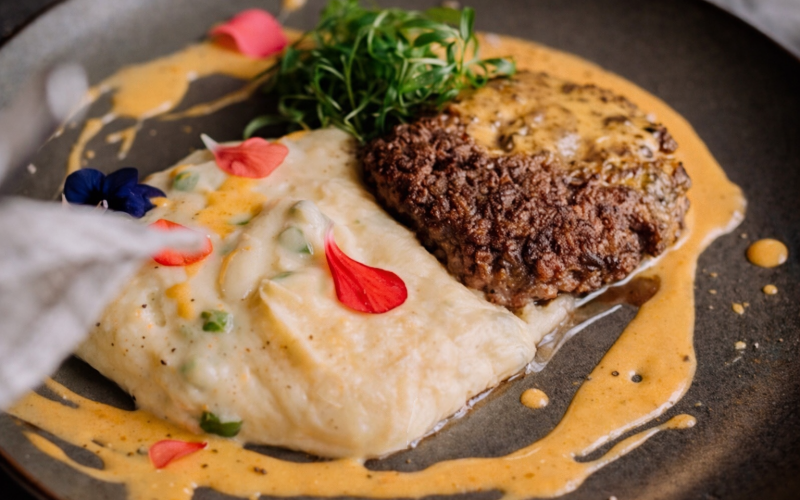 Бифштекс с картофелем пюре