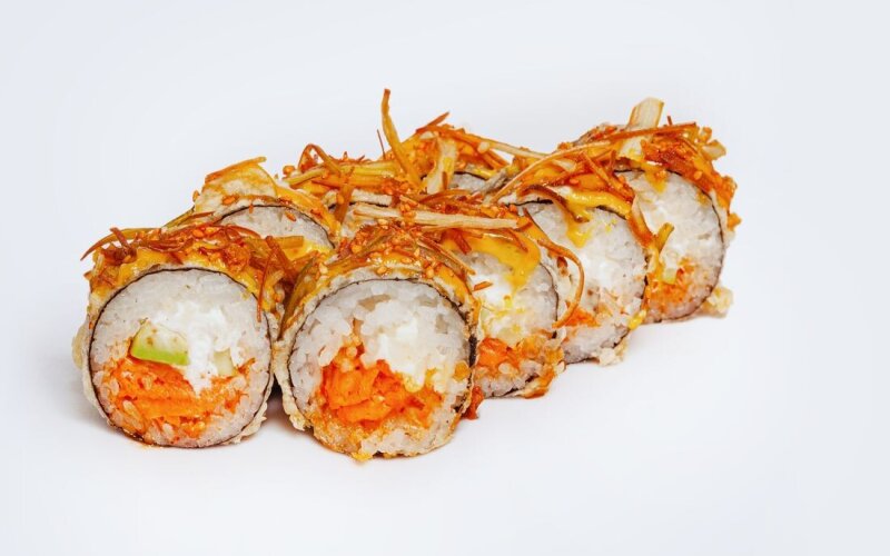 Темпура с лососем кимчи и манго соусом