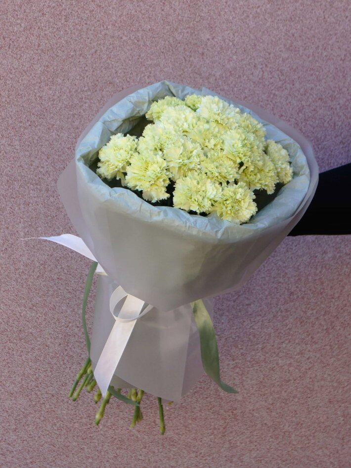 Монобукет из 15 диантусов лайм