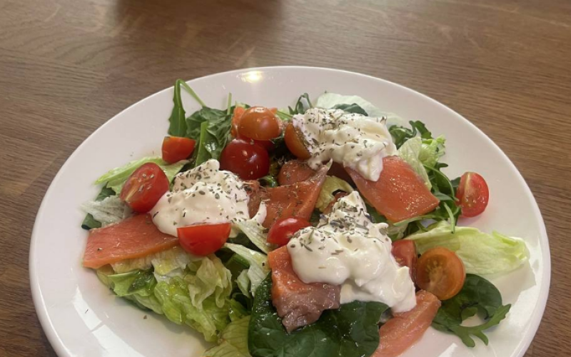 Салат с красной рыбой