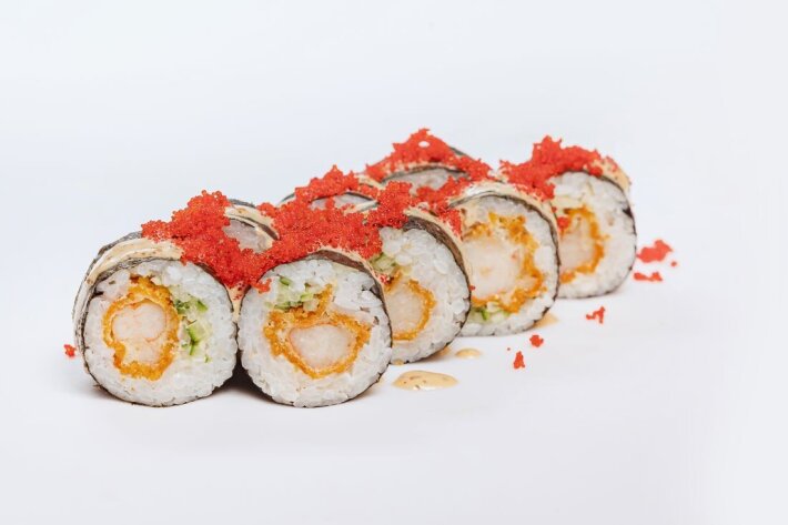 С креветкой темпура и икрой масаго