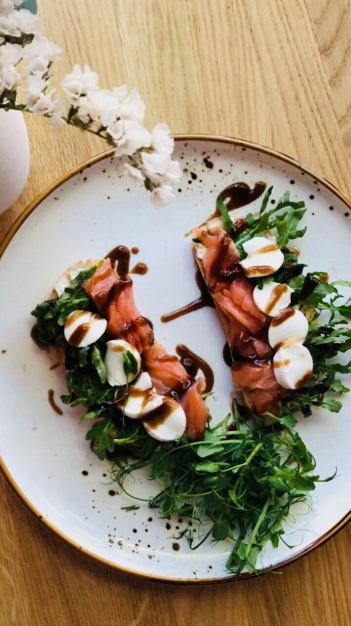 Брускетта с форелью