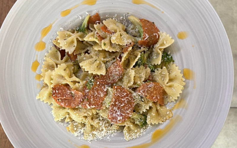 Паста с пепперони и брокколи