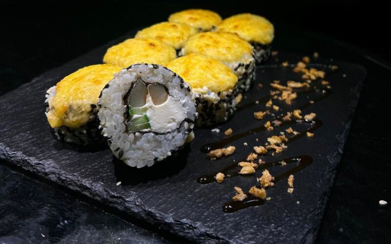 Запеченный ролл «Хот Маисо»