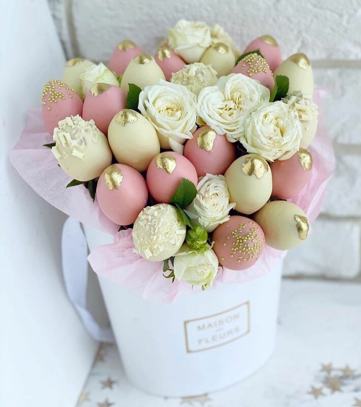 Клубнички и розы