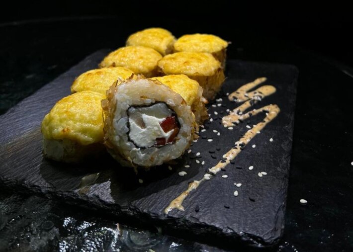 Запеченный ролл «Хот Ика»