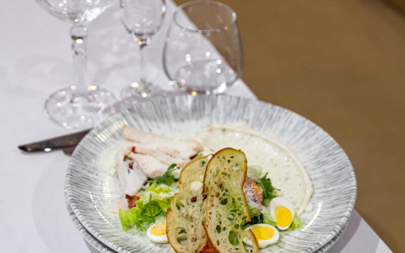 Салат «Цезарь» классический