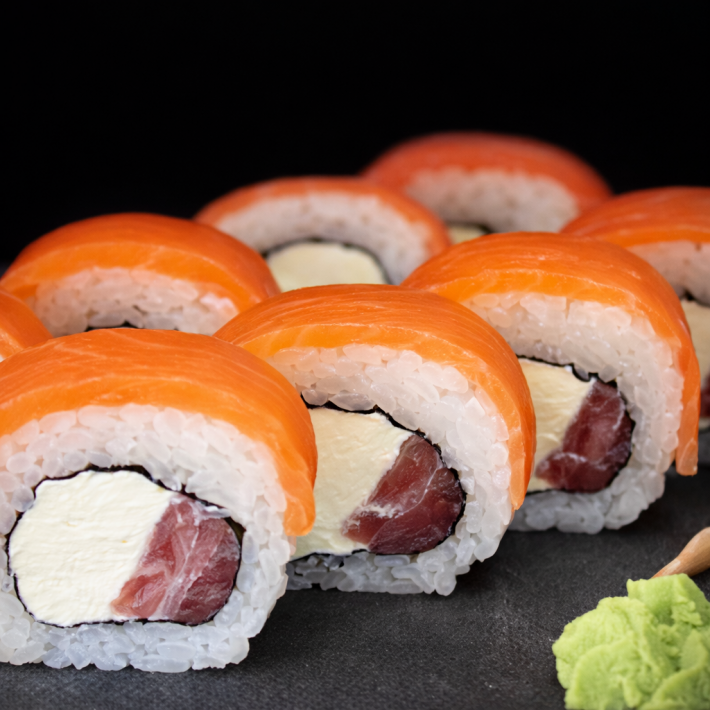 Ролл «Филадельфия» с тунцом