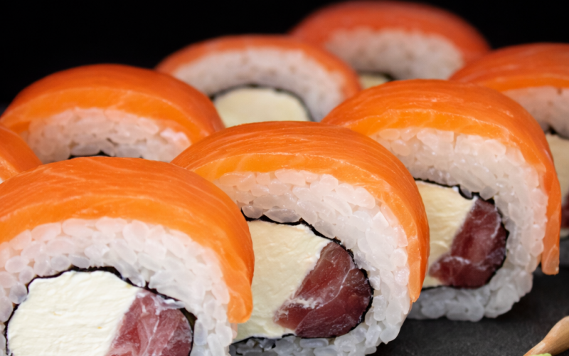 Ролл «Филадельфия» с тунцом