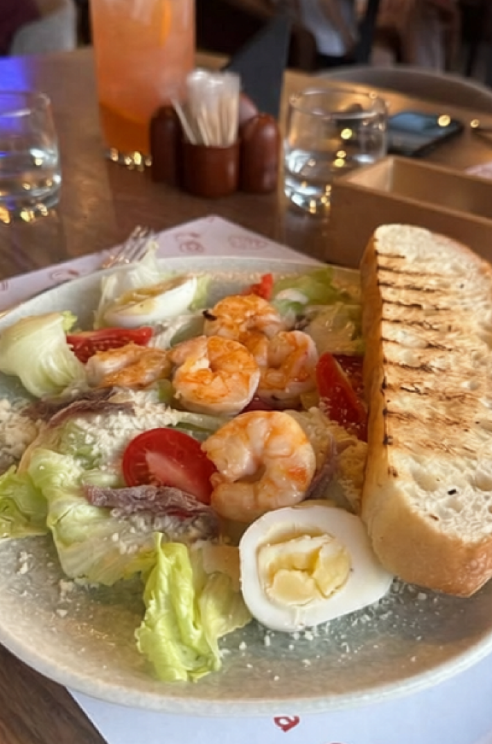 Салат «Цезарь» с креветкой