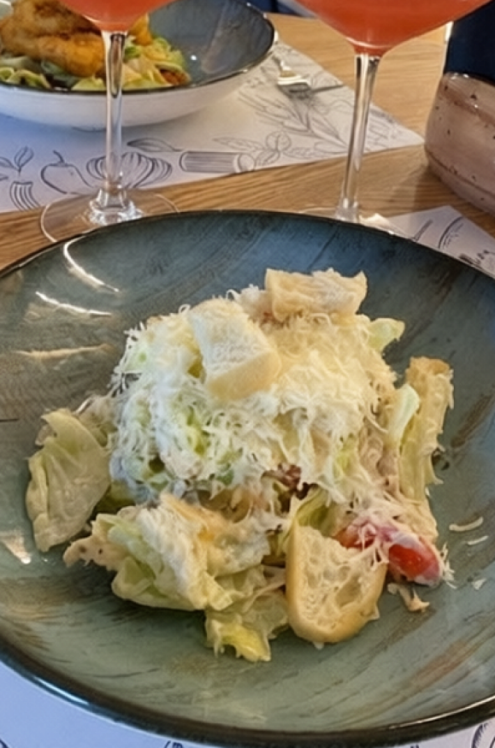 Салат «Цезарь» с цыплёнком