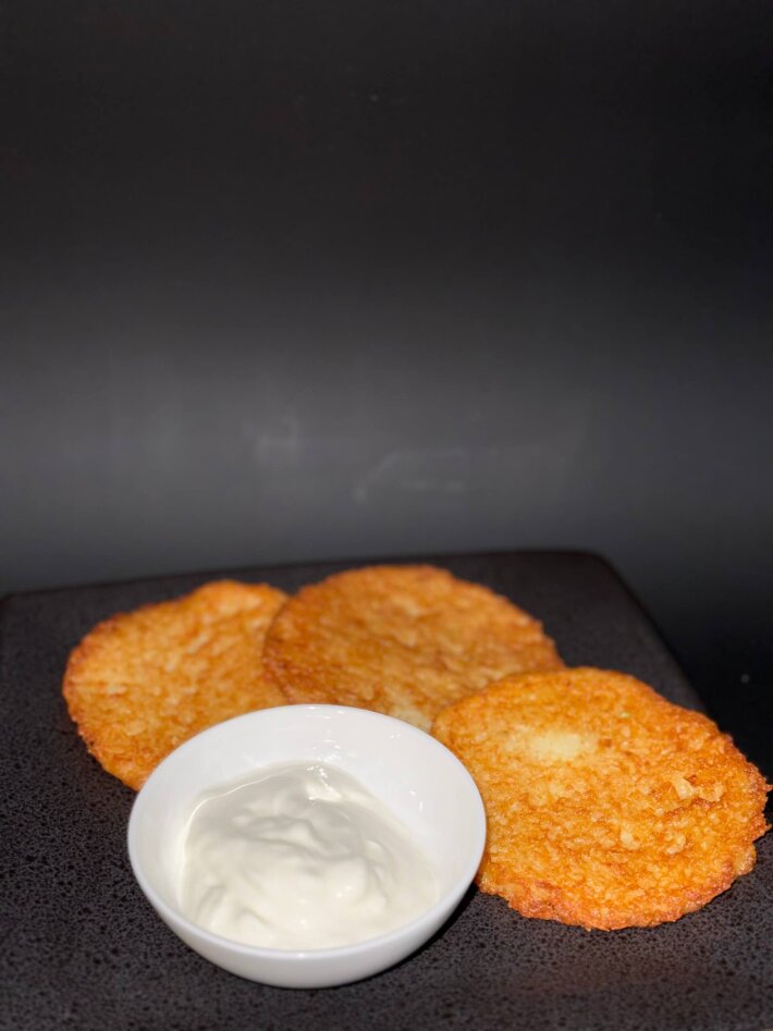 Драники со сметаной