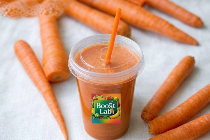 Свежий детокс-морковный сок