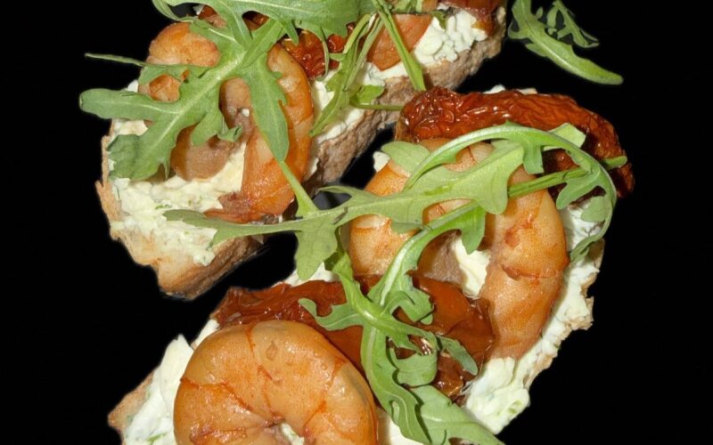 Брускетты с креветкой