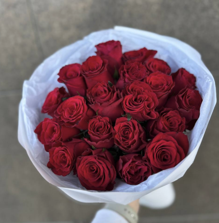 21 красная импортная роза