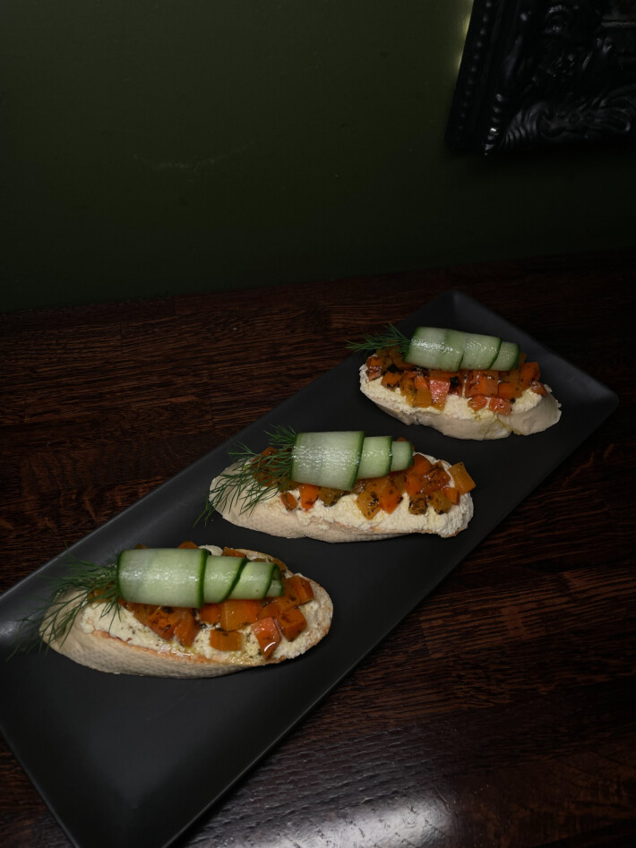 Брускета «Аля-ласось»