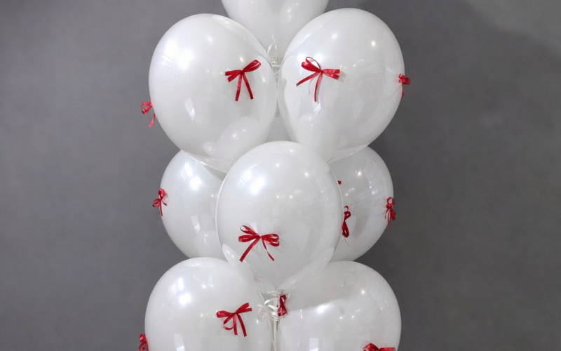 Шарики глянцевые с бантиками