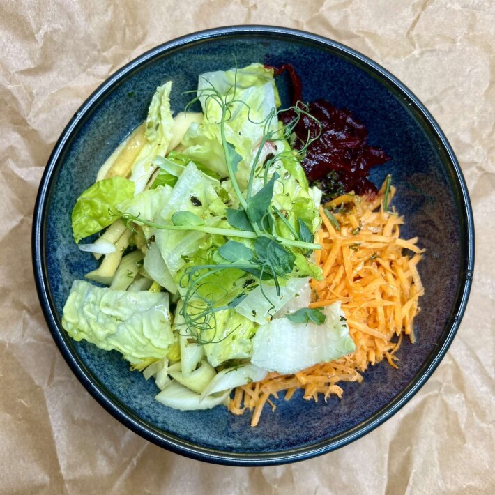 Витаминный салат с сельдереем