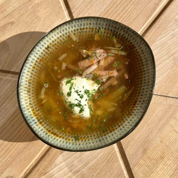 Солянка домашняя со сметаной