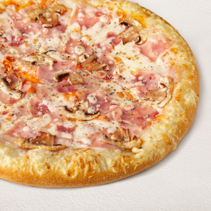 Пицца «Мясная с грибами» на пышном тесте