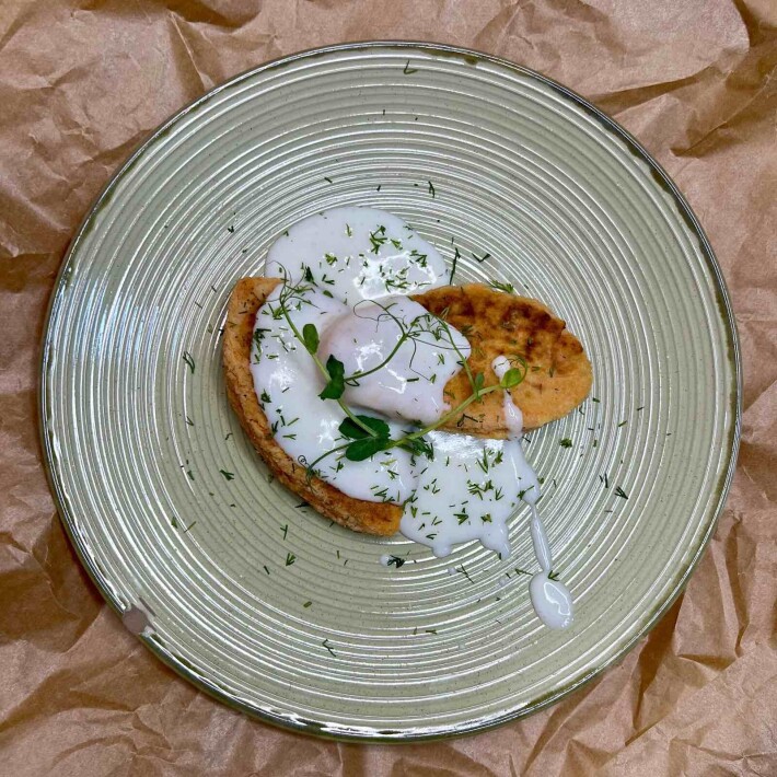 Котлеты морковные с соусом молочным