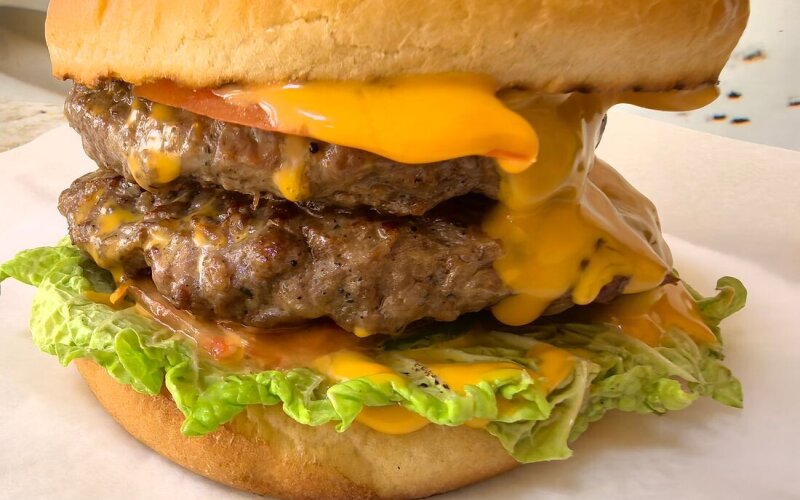 Дон Бургер с говяжьими котлетами